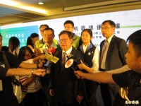 桃園市長鄭文燦表示，捷運綠線各項工程都已到位，預計2026年通車。（記者謝武雄攝）